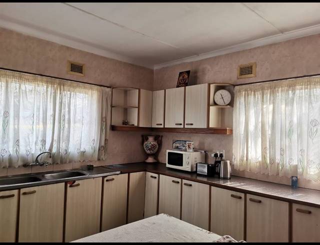 5 BEDROOM HOUSE FOR SALE IN CRAIGIEBURN